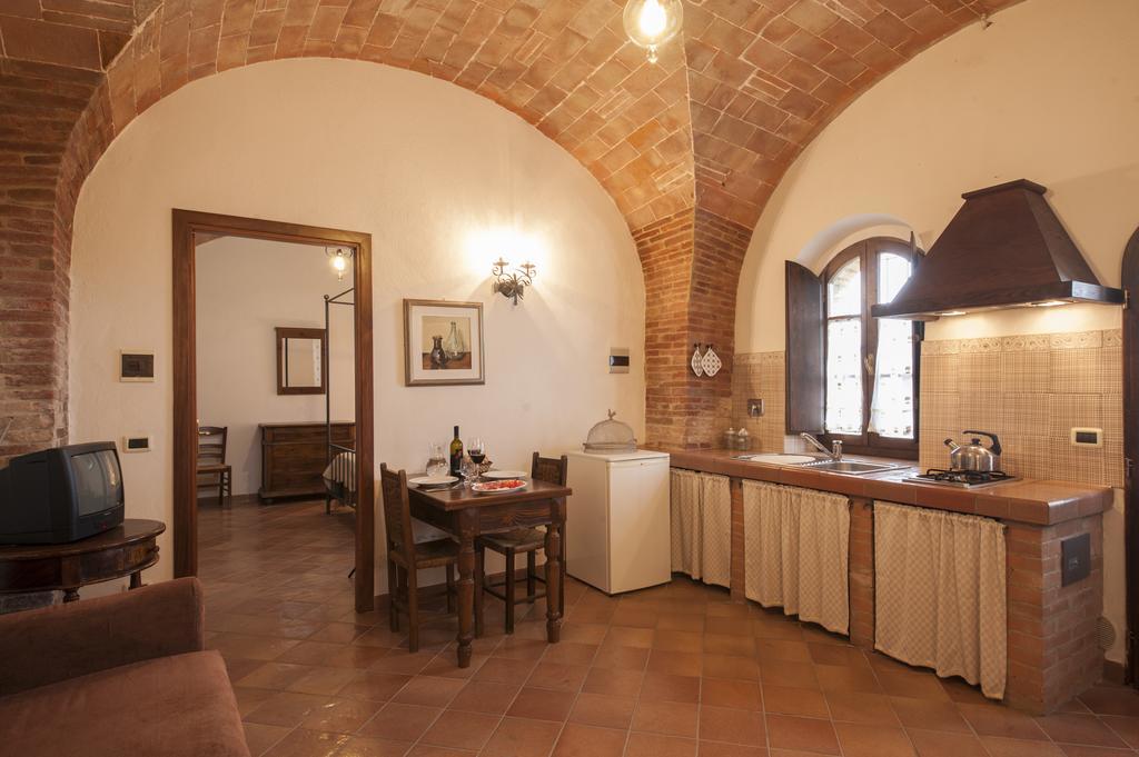 Agriturismo Ragoncino Lajatico Szoba fotó