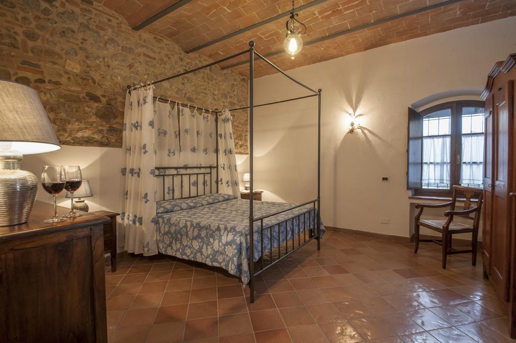 Agriturismo Ragoncino Lajatico Szoba fotó