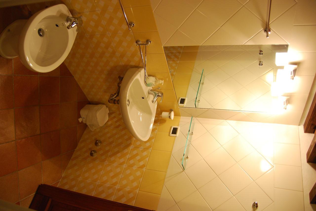 Agriturismo Ragoncino Lajatico Szoba fotó